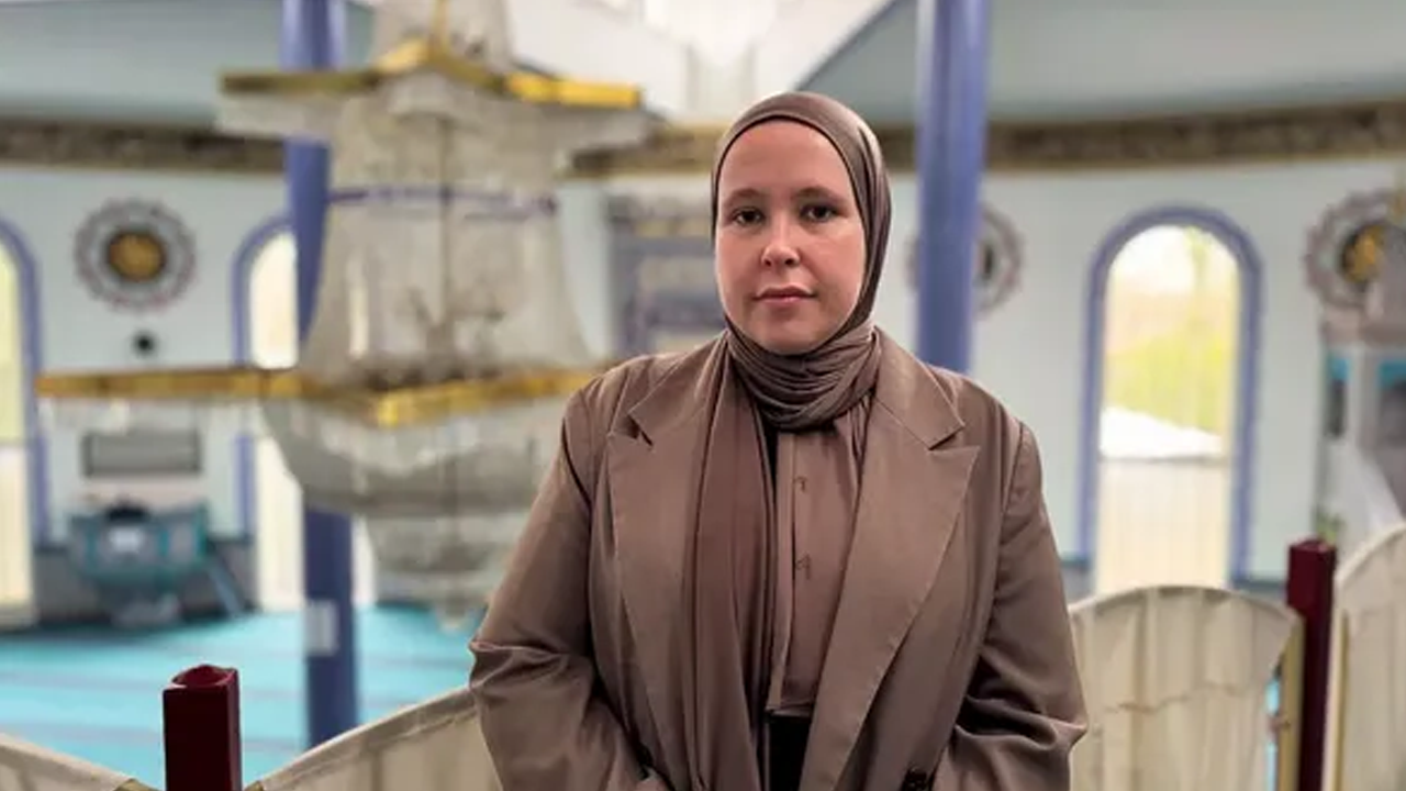 Hollandalı kadını Müslüman olmaya götüren o paylaşım!
