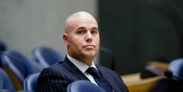 Hollandalı siyasetçi, İslam karşıtı kitap yazarken Müslüman oldu! Ardından İslam karşıtlarına karşı kitap çıkardı