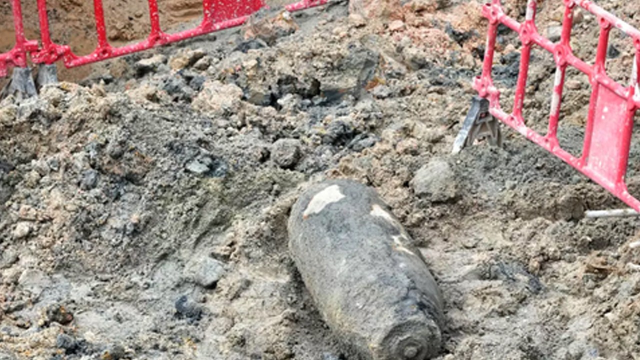 Hong Kong'da alarm: Patlamamış bomba bulundu! Binlerce kişi tahliye ediliyor