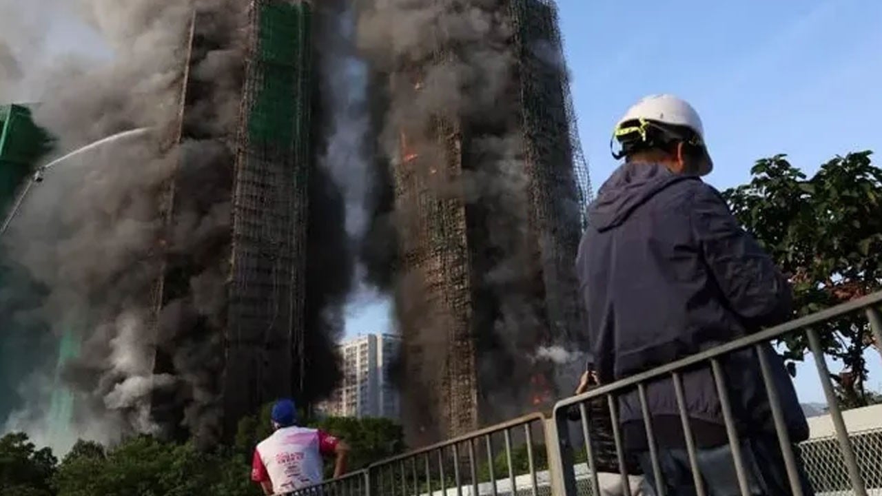 Hong Kong’da korkunç yangın! Ölü ve yaralılar var
