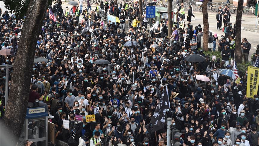 Hong Kong'da protestocular 'genel oy hakkı' için gösteri düzenledi