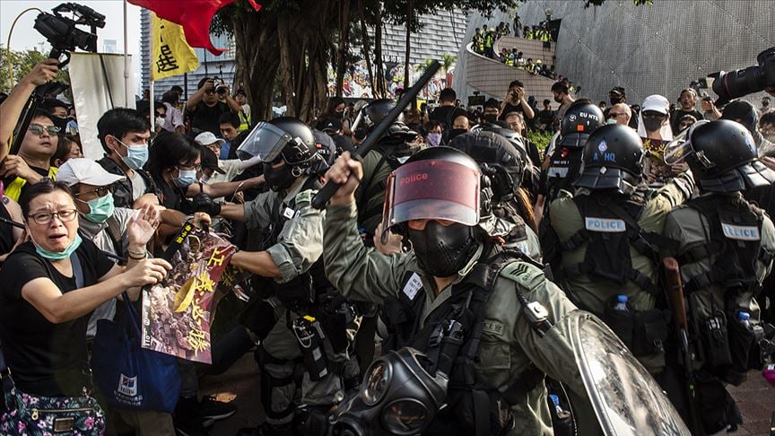 Hong Kong'da protestoların şiddete dönüşmesi endişe oluşturuyor