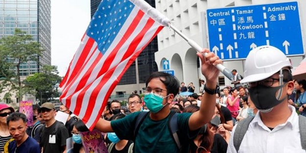Hong Konglu göstericiler ABD'den yardım istedi: Hong Kong'u özgürlüğüne kavuştur!
