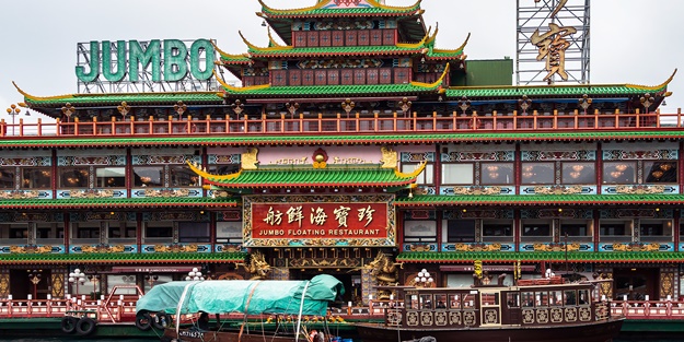 Hong Kong'un simgelerindendi! Yüzen restoran battı