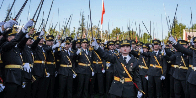 “Hooooopppp 1-2.. Mustafa Kemal’in askerleriyiz”