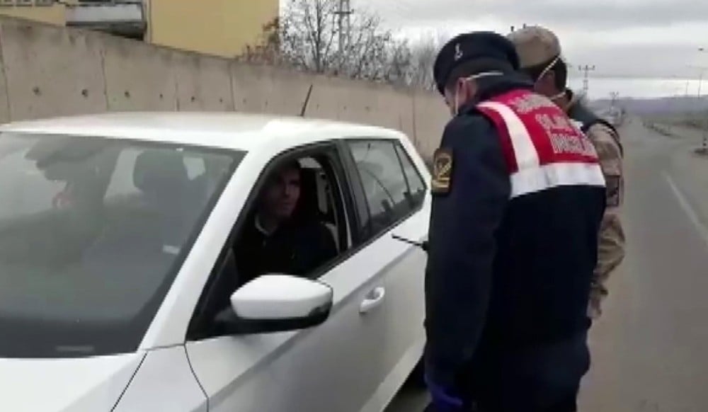 Horasan, Ağrı-Kars-Iğdır illerini ’büyükşehirler arası geçiş yasağına’ müdahil etti 