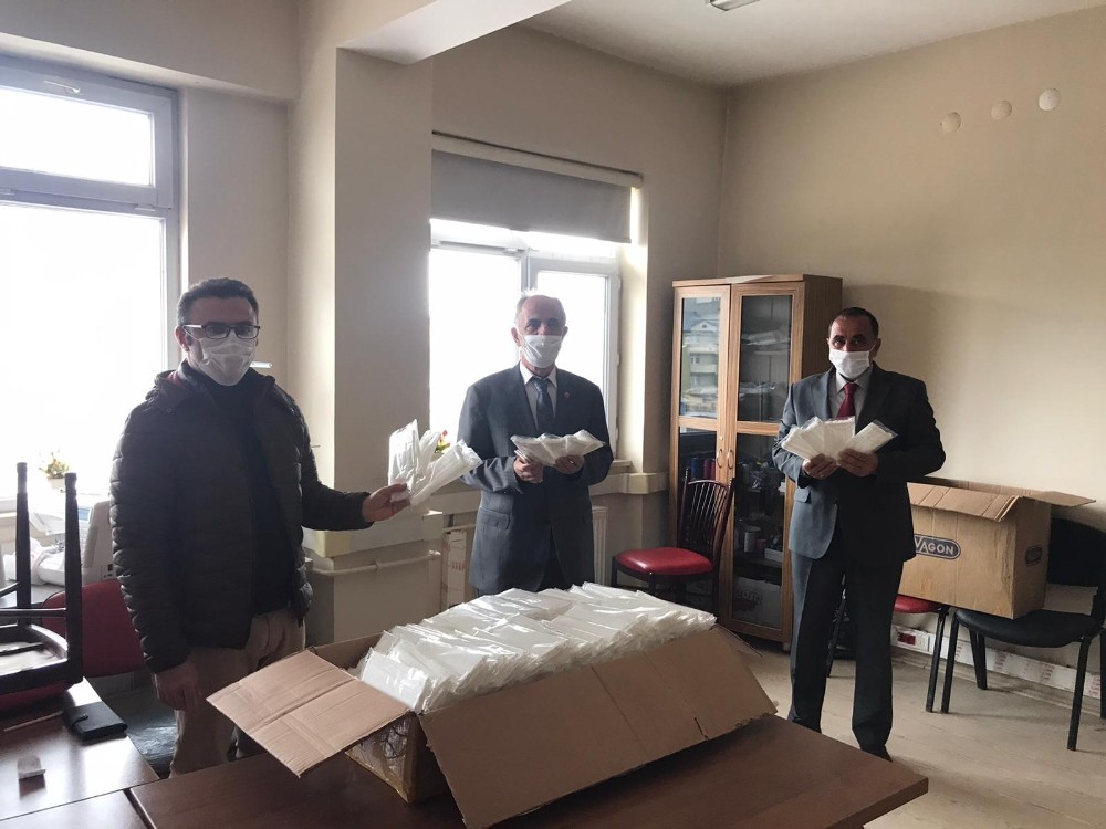 Horasan Kaymakamı Caner ve Başkan Aydın Maske Üretim Merkezi’nde incelemelerde bulundu 
