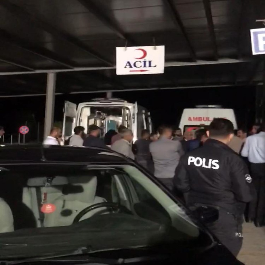 Horasan’da tır traktöre çarptı: 1 ölü, 1 ağır yaralı 
