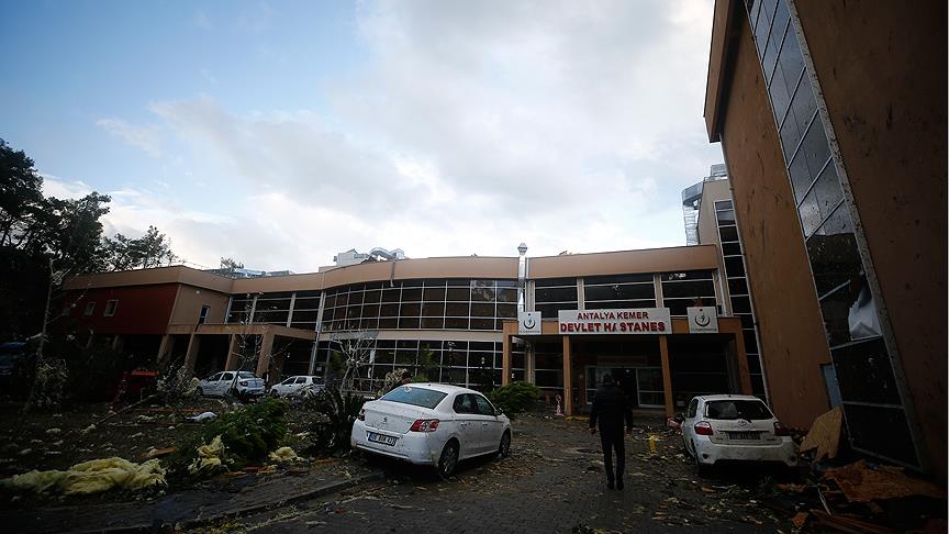 Hortumda zarar gören hastane hizmet vermeye başladı