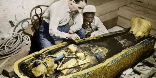 Howard Carter, Tutankamon’un eserlerini mi çaldı? Altın tabutun keşfi