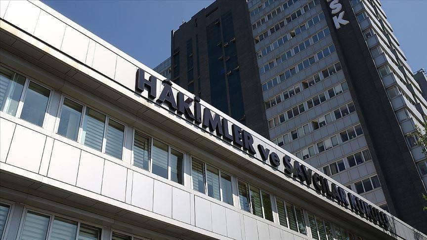 HSK 13 hakim ve savcıyı FETÖ irtibatı nedeniyle meslekten ihraç etti