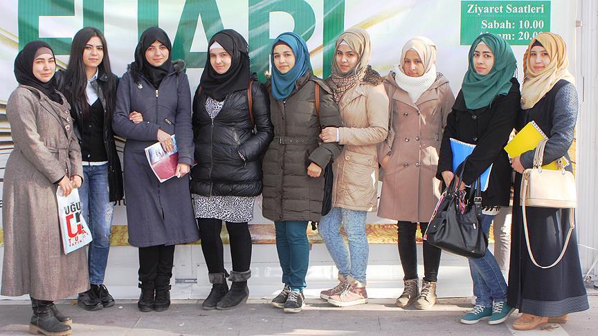 Döndüklerinde harabeye dönen ülkelerini yeniden inşa için hazırlanıyorlar