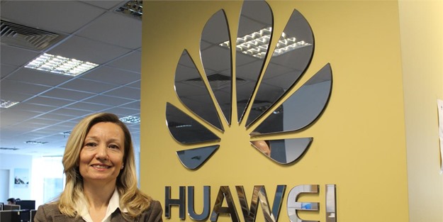 Huawei kadrosunu güçlendirmeye devam ediyor