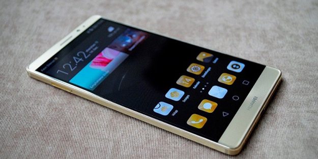 Huawei'nin yeni amiral gemisi süper şarj sistemi ile gelecek