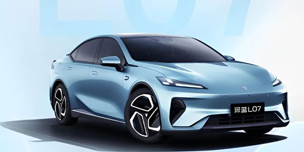 Huawei’nin elektrikli otomobili Deepal L07 tanıtıldı!