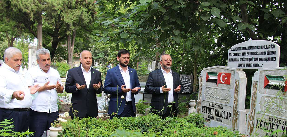 HÜDA PAR Genel Başkan Yardımcısı Aslan şehit kabirlerini ziyaret etti