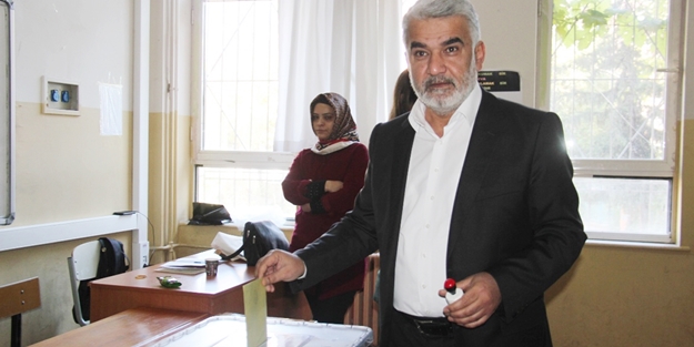 HÜDA PAR Genel Başkanı oyunu kullandı