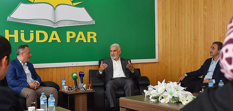 HÜDA PAR Genel Başkanı Yapıcıoğlu: Aileyi yıkmak için özel çaba sarf edenler, zehrin içerisine bal katıyorlar!