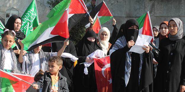 HÜDA PAR Kadın Kolları'ndan 'kefenli bebek' eylemi