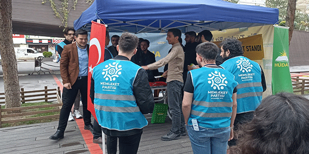 HÜDA PAR standında Türk bayraklı provokasyon!