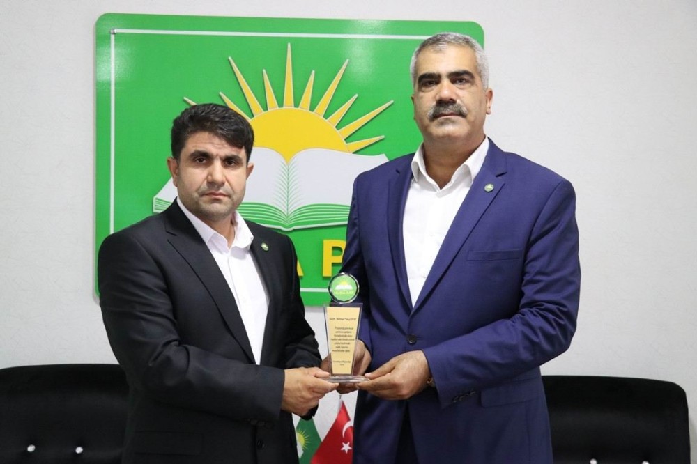 HÜDA PAR’da bayrak değişimi 