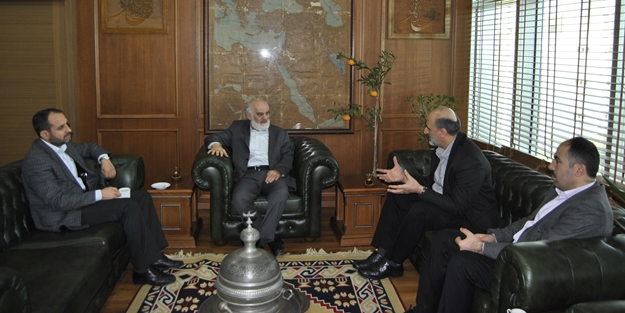 Hüda Par’dan Akit’e ziyaret