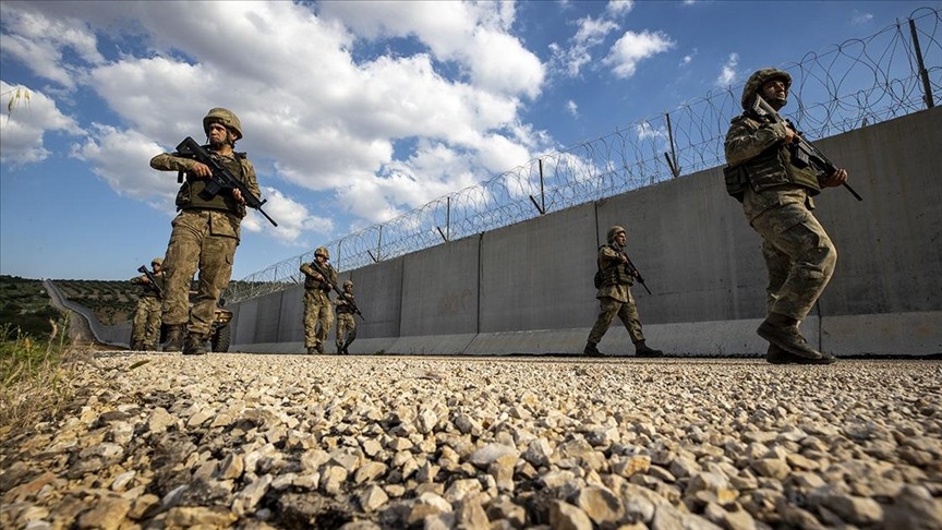 Hudut Kartalları sınırda göz açtırmıyor! FETÖ ve PKK üyeleri kıskıvrak yakalandı