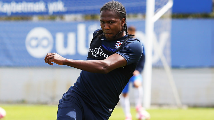 Hugo Rodallega: Futbolu Trabzonspor'da bırakabilirim
