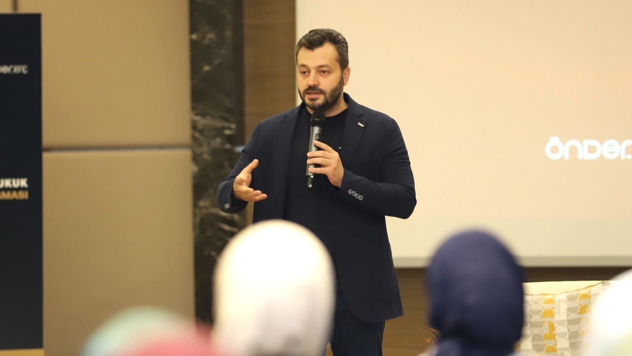 Hukuk Genç Filistin gündemiyle toplantı! Dünya sistemi İsrail’den yana