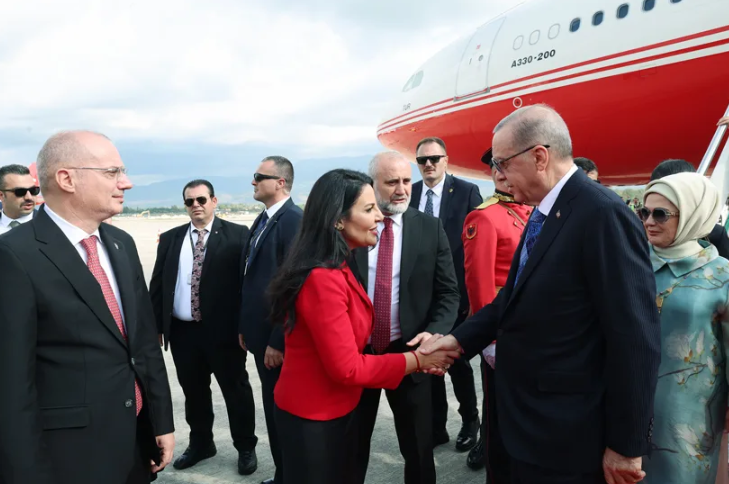 Hükümet 65 bin ebeveyn ile görüştü! Tik Tok o Avrupa ülkesinde yasaklandı