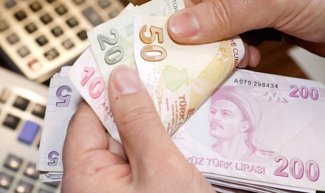 Hükümet faizlerin düşürülmesi için ilk adımı atıyor