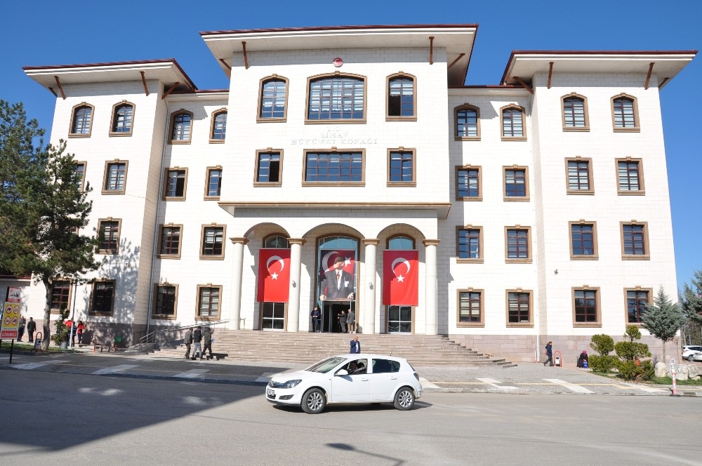 Hükümet Konağı’nda karantina uygulaması 