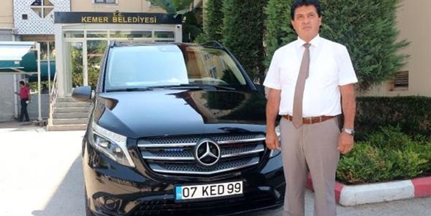 CHP'li başkandan örnek davranış! Hükümetin açıklamasının ardından makam aracını iade etti