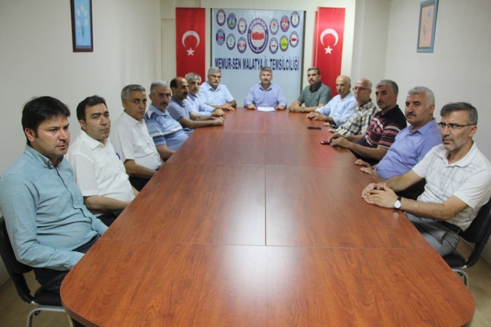 Hükümetin zam teklifine Memur-Senden tepki 