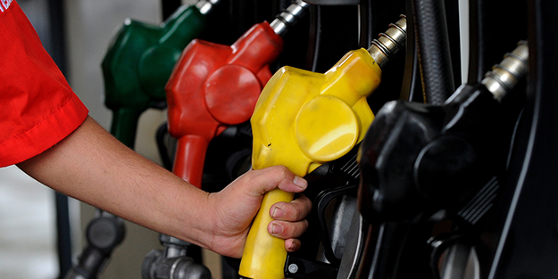 Hükümetten akaryakıt fiyatlarıyla üzen karar! 00.00'dan sonra istasyonlara gidenler şoku yaşadı