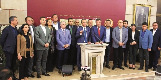 Hülleci 15 vekil ortada kaldı