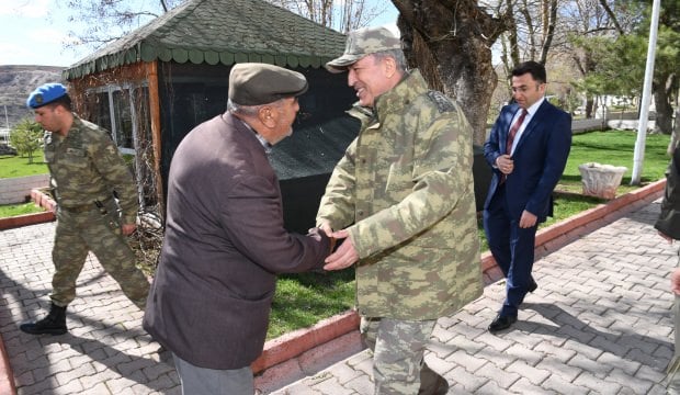 Hulusi Akar'dan 