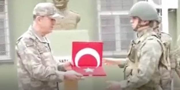 Hulusi Akar Hatay'daki sınır karakolunda