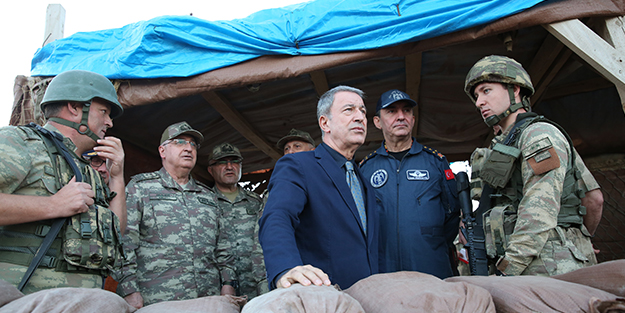 Hulusi Akar, ilk ziyaretini kritik bölgeye yaptı