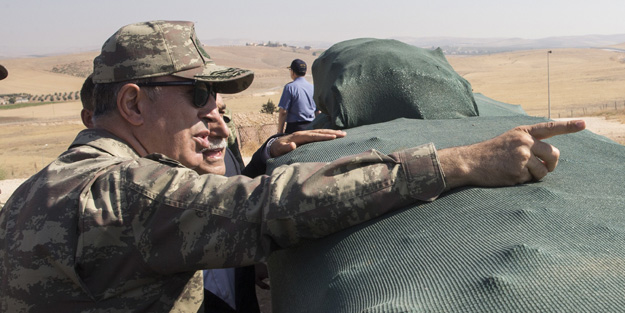 Hulusi Akar Irak sınırında!