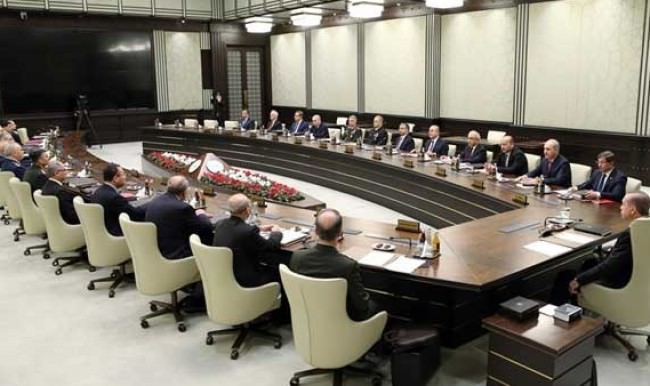Hulusi Akar MGK'ya çift çantayla geldi