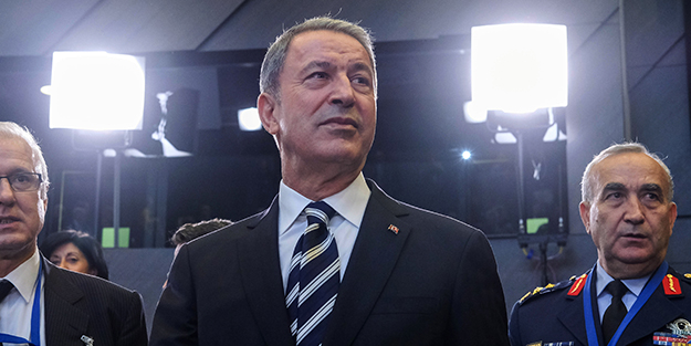 Hulusi Akar NATO zirvesinde!