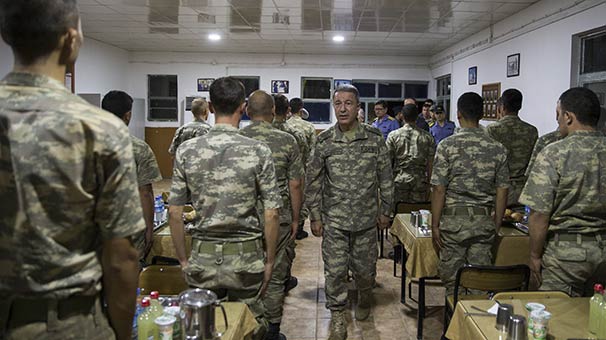 Hulusi Akar sınırı denetledi!