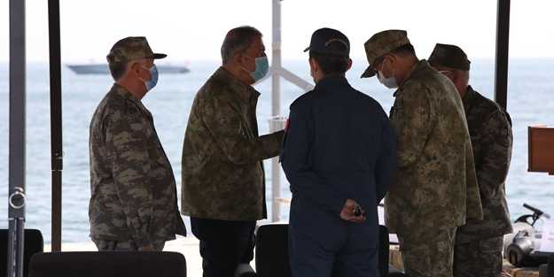 Hulusi Akar ve komutanlar Kaş'ta! Türkiye'den Yunanistan'a misilleme