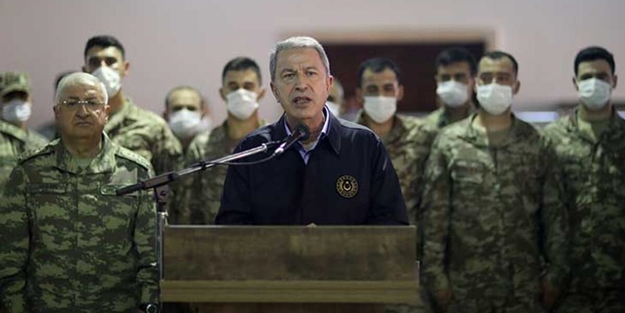 Çok sert açıklama: Hulusi Akar Yunanistan'a resti çekti!