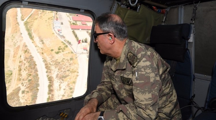 Hulusi Akar'dan, Hatay ve Şanlıurfa'da denetleme