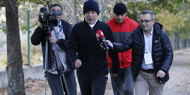 Akar'dan, kendisine yetişemeyen gazetecilere tavsiye