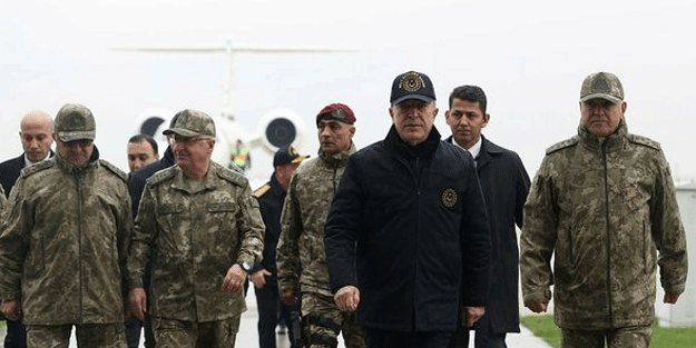 Hulusi Akar’dan yeni talimatlar! Komuta kademesi Suriye sınırında