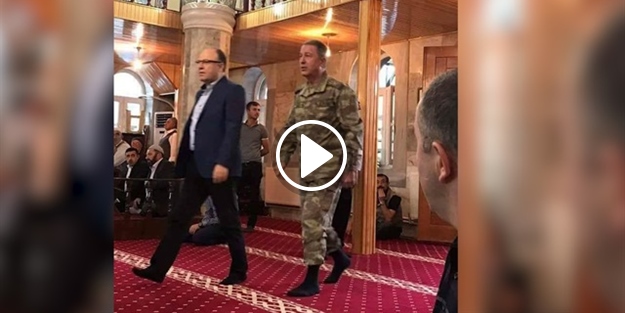 Hulusi Paşa'nın camiye giriş anı ilk kez yayınlandı