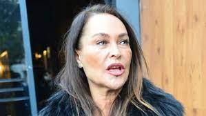 Hülya Avşar'dan tuhaf çıkış! Sen uzayda mı yaşıyorsun be kadın?